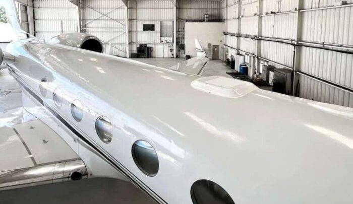 První anténa Starlink nainstalovaná na letoun Gulfstream, srpen 2024 (Zdroj: BusinessJet.com)